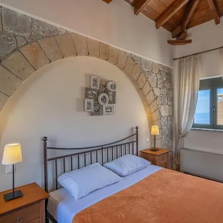 Luxury Nefeli In Stoupa, Private Pool&bbq Villa Neokhorion (Messenia)