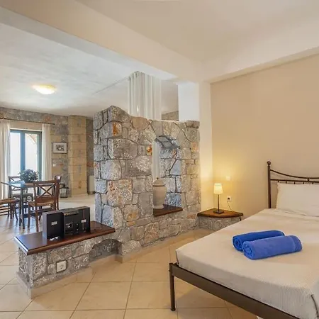 Luxury Nefeli In Stoupa, Private Pool & Bbq Willa