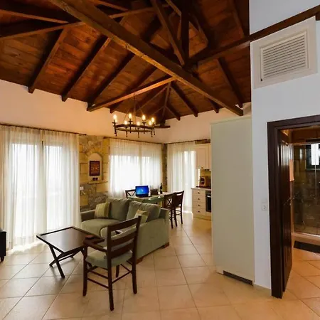 Luxury Nefeli In Stoupa, Private Pool&bbq Villa Neokhorion (Messenia)