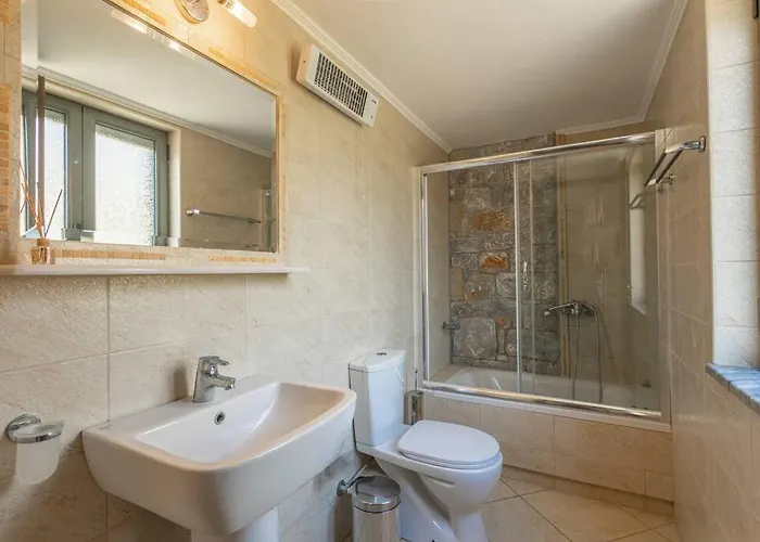 Luxury Nefeli In Stoupa, Private Pool & Bbq *