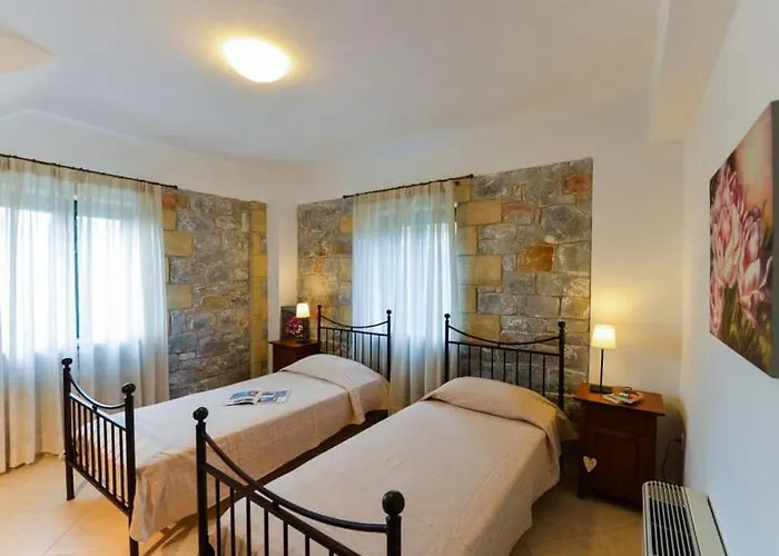 Luxury Nefeli In Stoupa, Private Pool & Bbq *