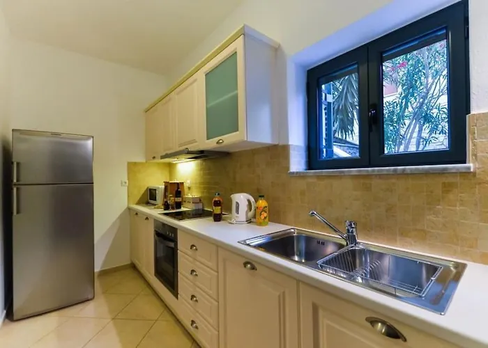 Luxury Nefeli In Stoupa, Private Pool&bbq Villa Neokhorion (Messenia)